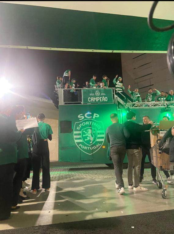 bob半岛体育-时隔3年里斯本竞技再夺葡超冠军 阿莫林的功劳！