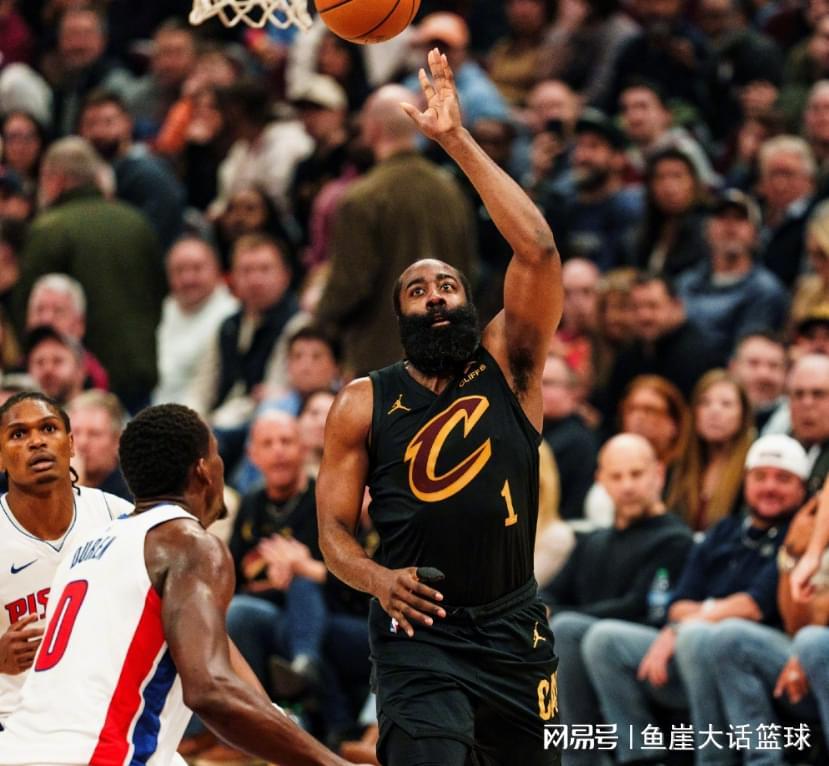 bob半岛体育官网-骑士赢球仍存顽疾，哈登一点真该批！莫布里三人立功，阿伦新消息